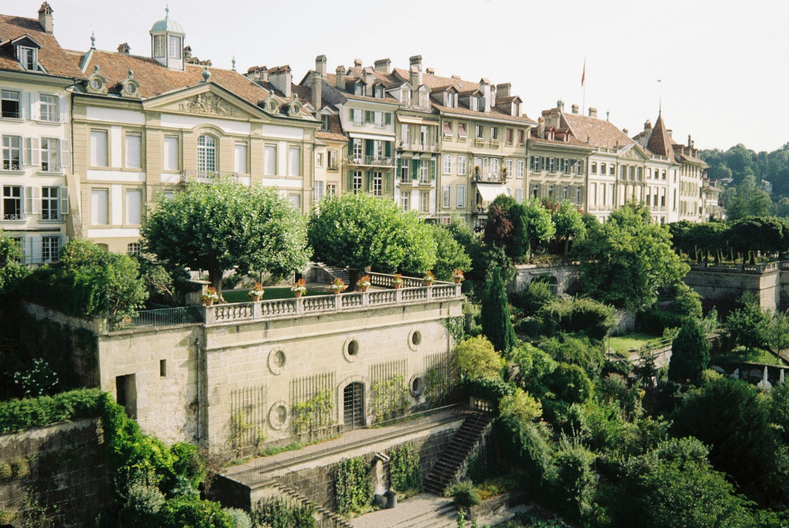 Nîmes: secrets cachés et conseils pour une visite unique