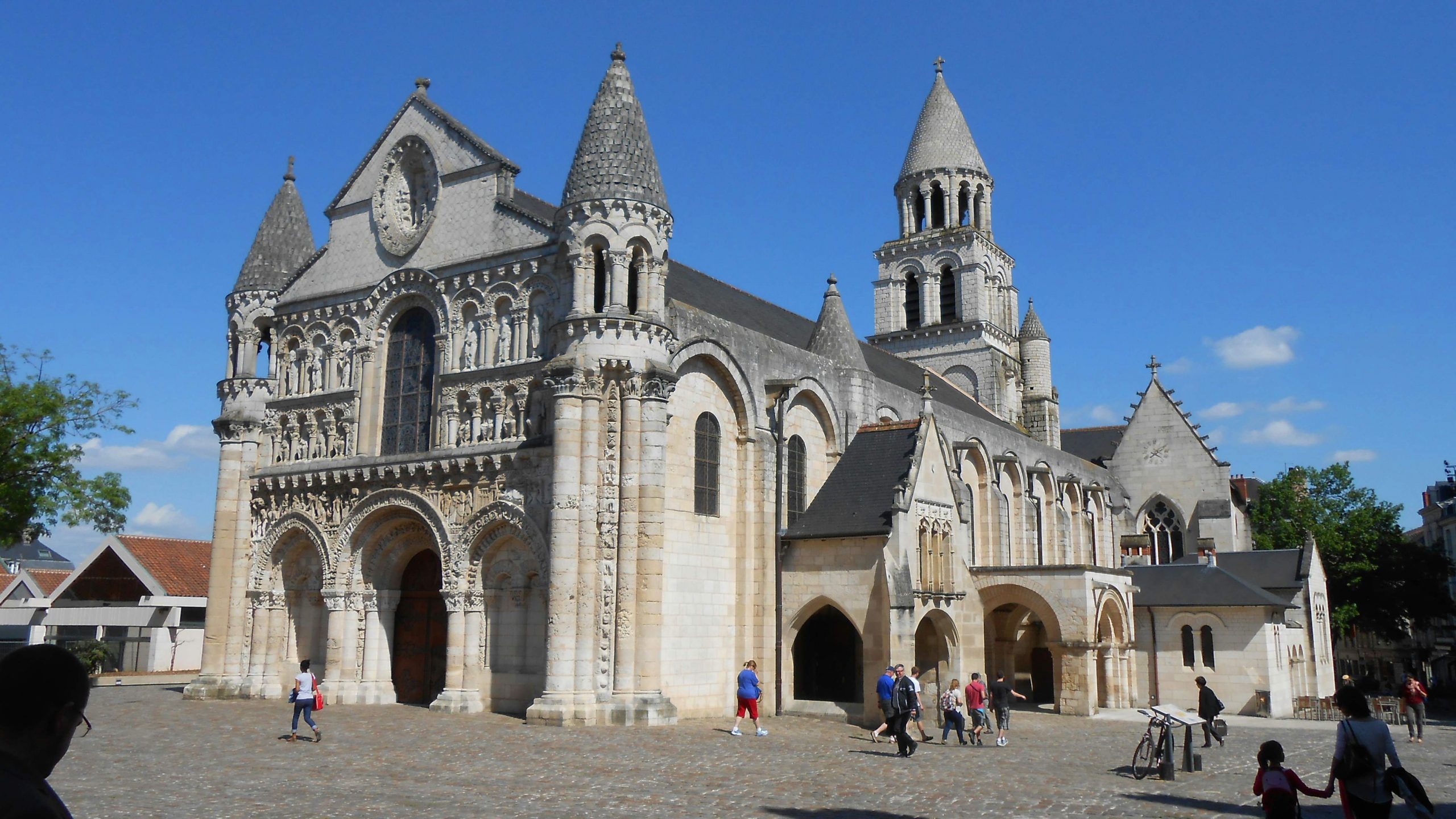 visiter-narbonne-secrets-attractions visiter-narbonne-secrets-attractions