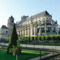 cathedrale saint etienne bourges Cathรฉdrale Saint-รtienne de Bourges, faรงade gothique classรฉe UNESCO