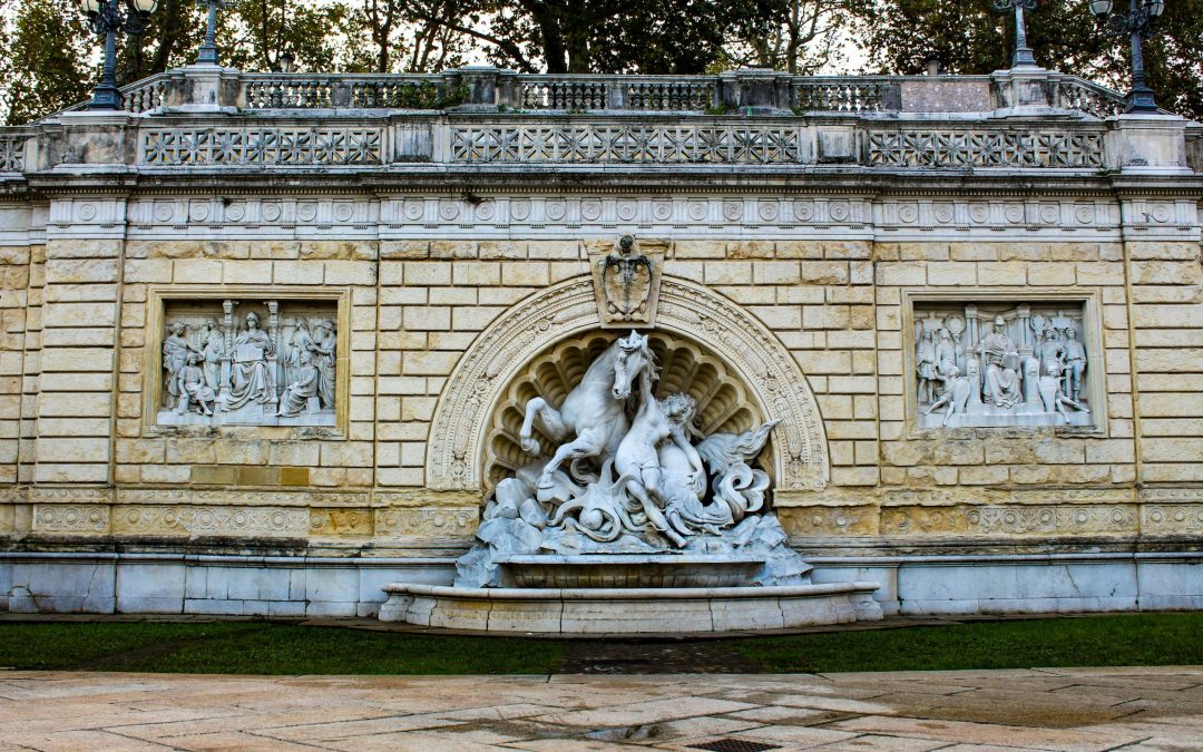 Visiter Arles: incontournables et conseils pratiques pour un séjour réussi